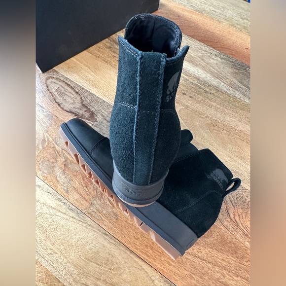Sorel suede ankle boots 8.5, NWB, waterproof materials, winter boots, Wedge heel - Picture 9 of 9